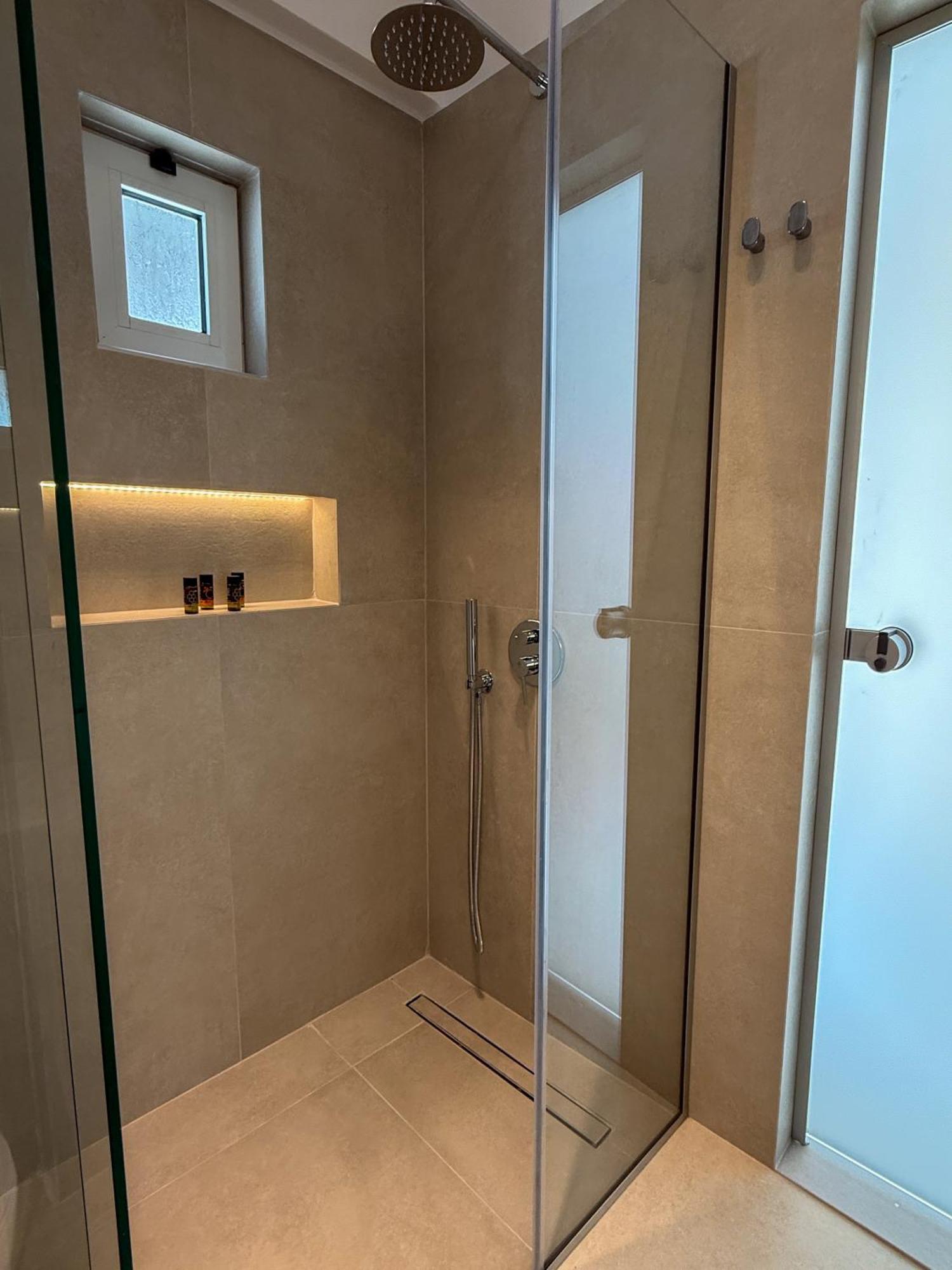 V&c Paradise Appartement Rodakino